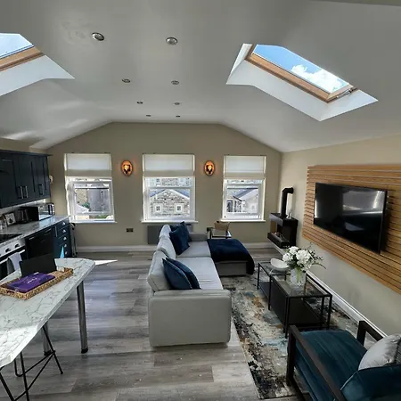 In Crosshills - North Yorkshire - Self Check In - Kildwick