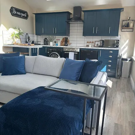 In Crosshills - North Yorkshire - Self Check In - Kildwick